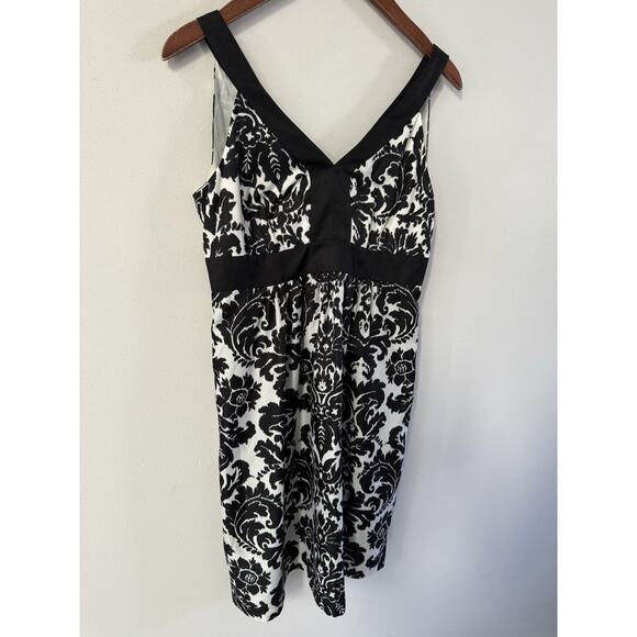 Ann Taylor Loft Floral Sleeveless Dress Size 4P Black White Brocade Design - Picture 2 of 11